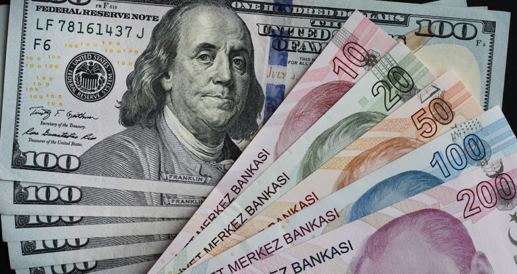 Dolar/TL 49,18 ile Zirve Yeniledi: Enerji Maliyetleri ve Fed Gündemde
