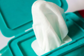 Birleşik Krallık Plastik İçeren Islak Mendillerin Satışını 2026 İtibarıyla Yasaklıyor