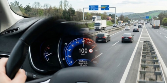 Avrupa Otoyollarında 100 km/s Hız Sınırı Önerisi Yakıt Tüketimi Tartışmalarını Başlattı